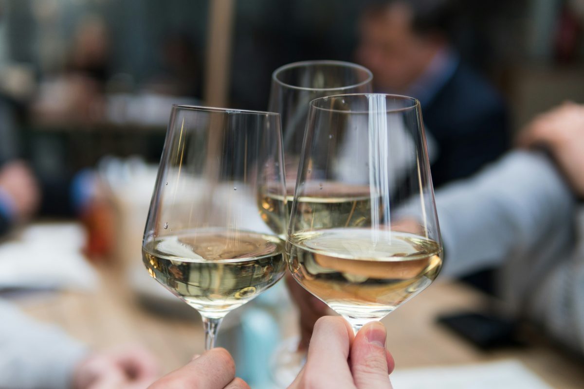 A nova geração está bebendo menos e isso está transformando o mercado de vinhos de um jeito que ninguém esperava
