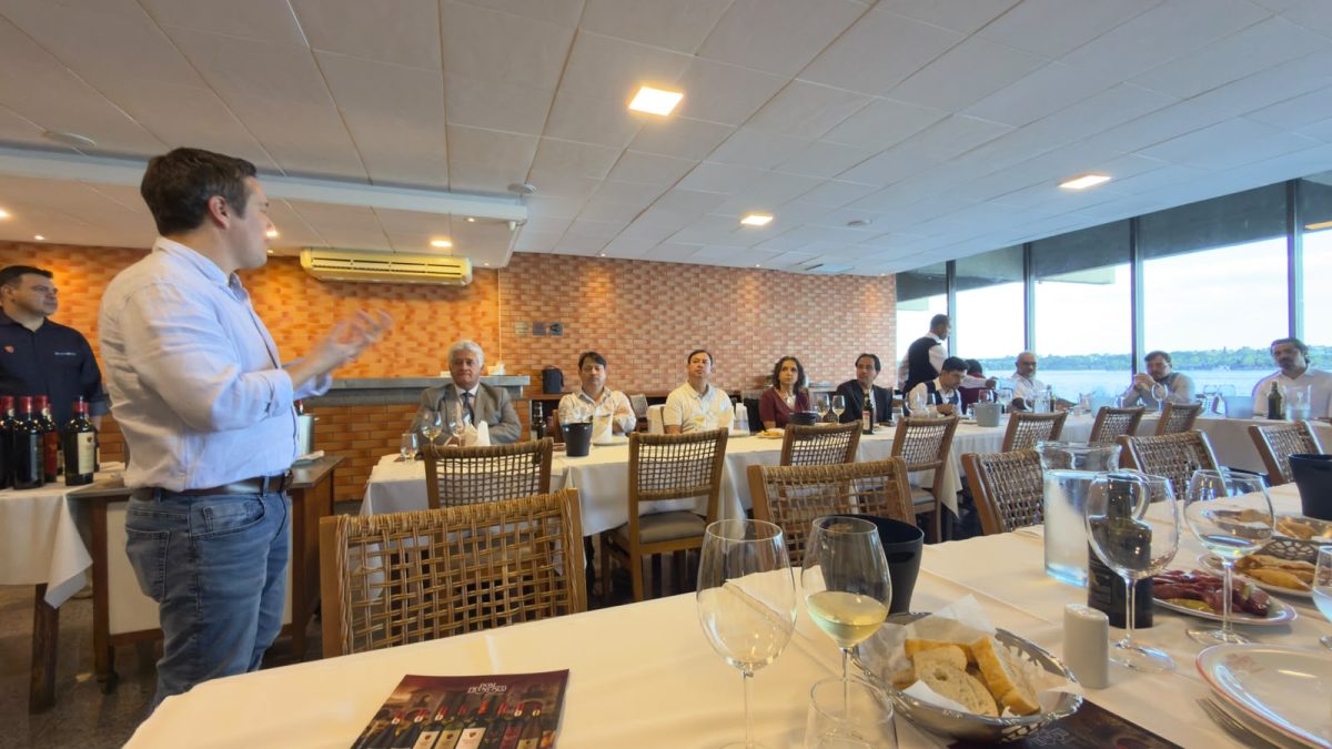 Escudo Rojo celebra a união entre o terroir chileno e a tradição francesa em masterclass realizada em Brasília